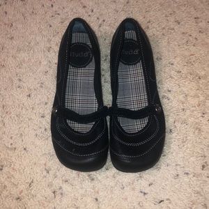 Mudd flats shoes